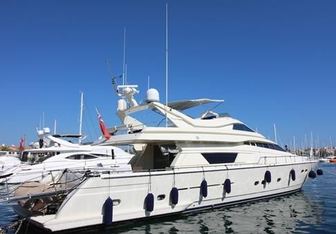 Bellas Boy Yacht Charter in Santorini