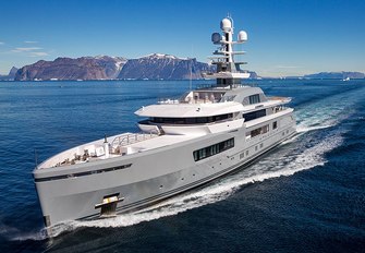 Cloudbreak Yacht Charter in Dubai