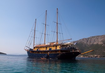 Galileo Yacht Charter in Santorini