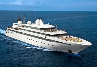 Lauren L Yacht Charter in Dubai