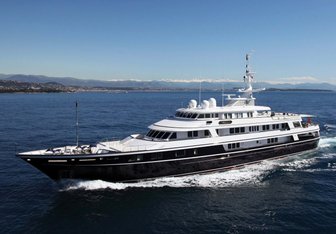 Virginian Yacht Charter in Santorini