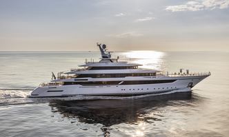 Dragon yacht charter Columbus Yachts Motor Yacht