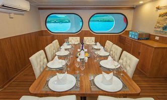 Tip Top II yacht charter Tecnavin Motor Yacht